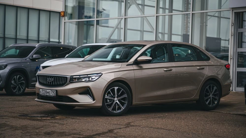  Geely завершила продажи Emgrand в России. У этого седана есть две замены
