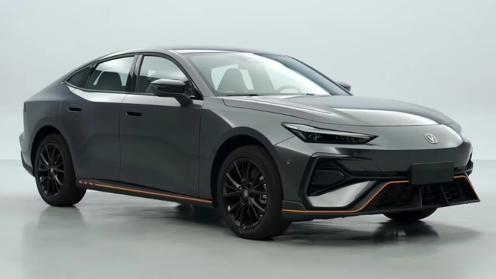  HEV и PHEV. Гибридный Changan Uni-V с двумя типами силовых установок готовят к дебюту