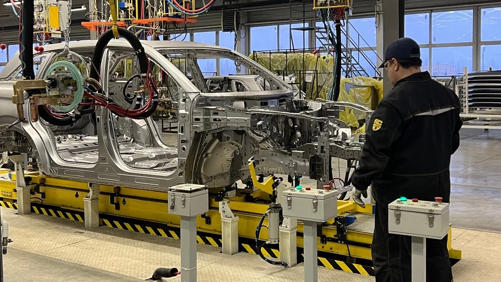 Как Evolute пишет историю российского электротранспорта. Репортаж с завода