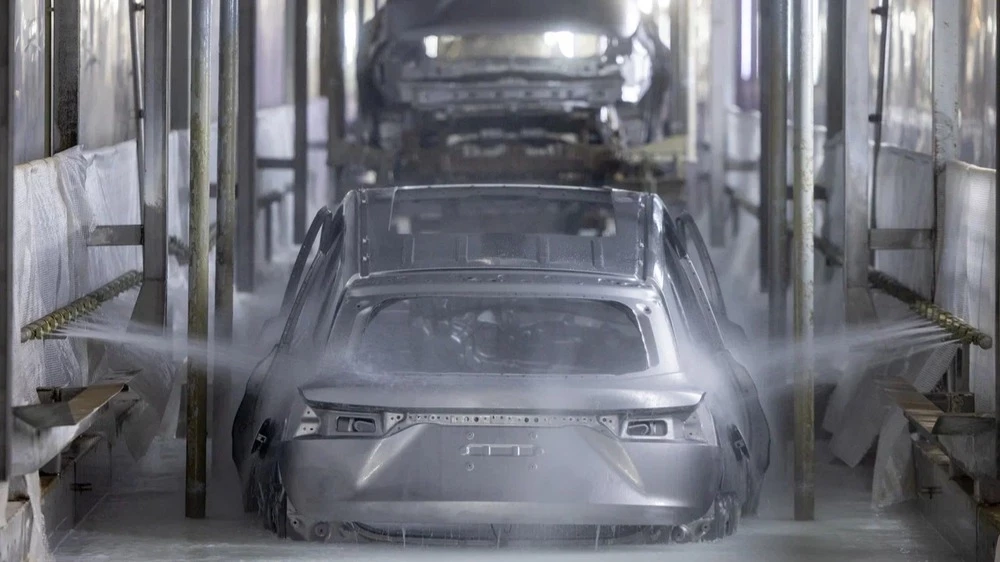 Как Evolute пишет историю российского электротранспорта. Репортаж с завода