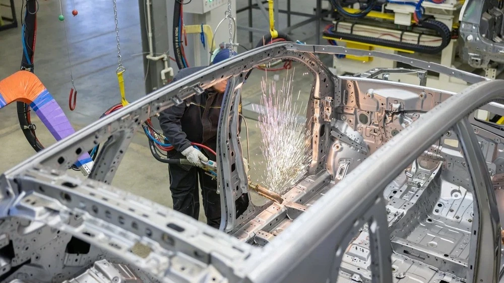 Как Evolute пишет историю российского электротранспорта. Репортаж с завода