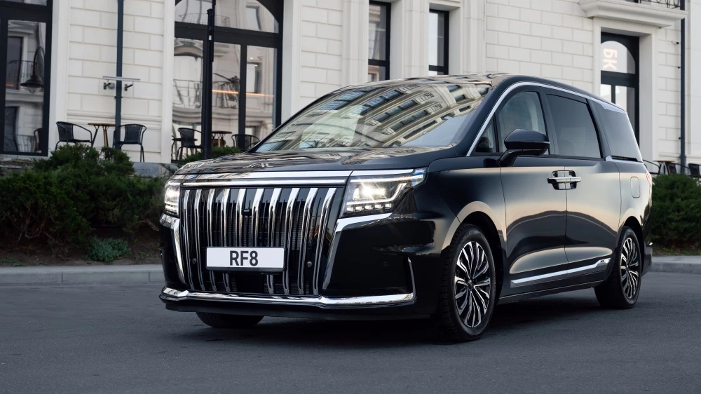  Минивэн JAC RF8 оказался доступнее аналогичного Sollers SP7. В чем их различия