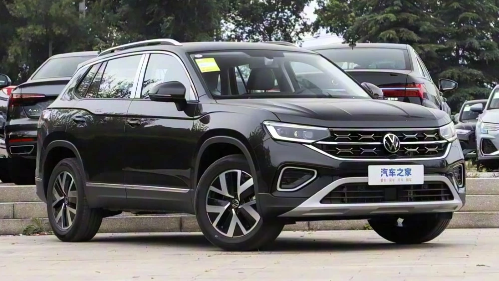 На каких кроссоверах ездят в Китае? Топ-20 моделей с традиционными ДВС за 10 месяцев 2025 года