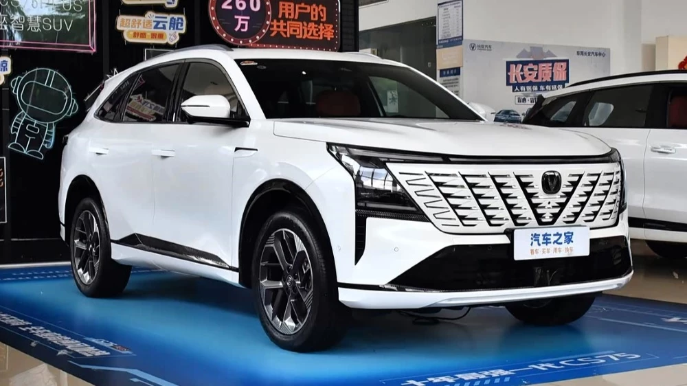 На каких кроссоверах ездят в Китае? Топ-20 моделей с традиционными ДВС за 10 месяцев 2025 года