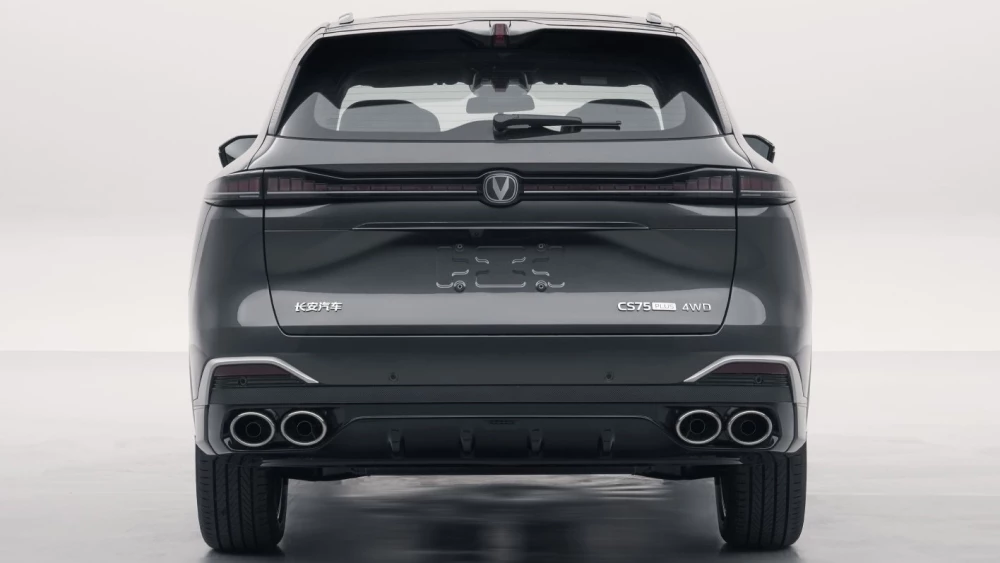 Новый Changan CS75 Plus обновили в Китае до старта продаж в России. Как изменилась модель