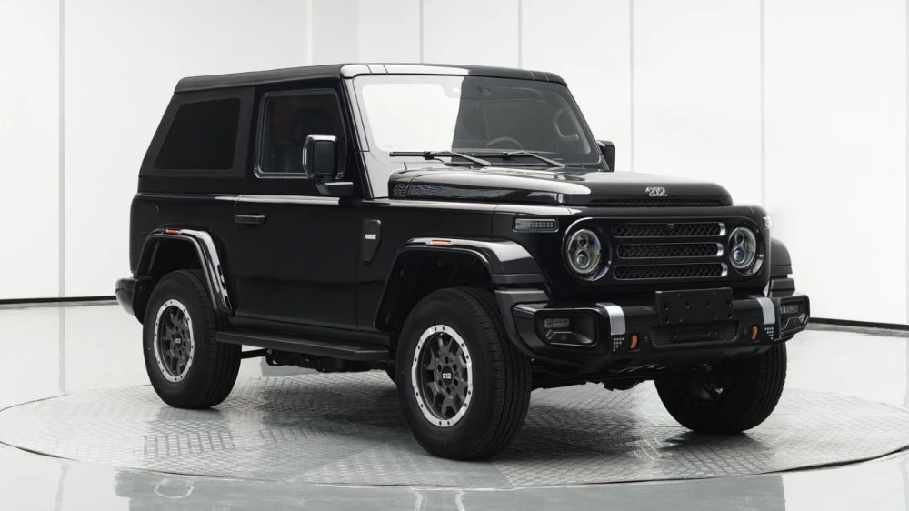  Трехдверный внедорожник BAW 212 получит жесткую крышу. Фото и подробности