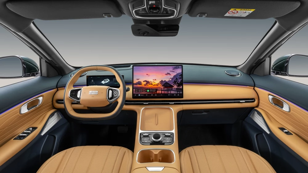 В России начались продажи гибридного кроссовера Geely EX5 EM-i. Цены и комплектации