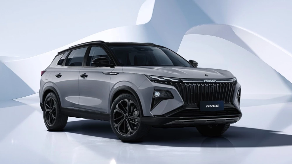 В России начались продажи новой версии кроссовера Dongfeng Huge. Цена и особенности