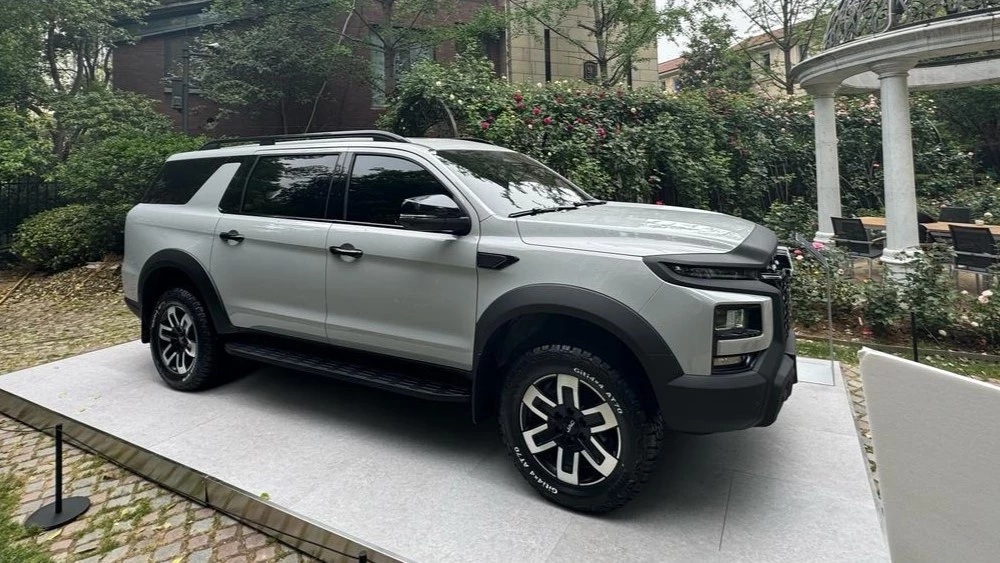 В России появится внедорожник Sollers S9. О таком ли «Русском Прадо» мечтал УАЗ?