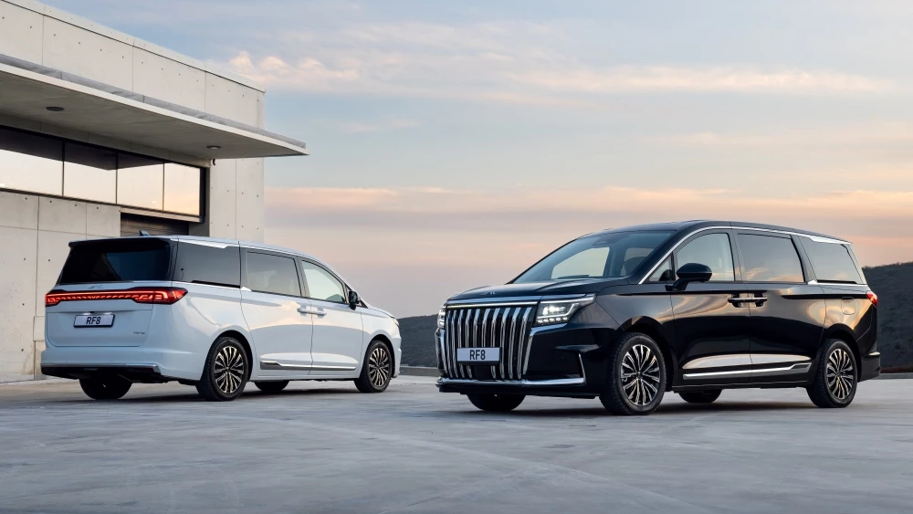  В России стартовали продажи минивэна JAC RF8. Сколько он стоит и как оснащается