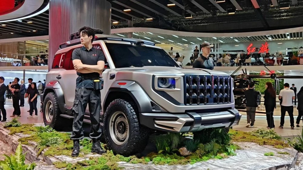 Внедорожник Hongqi оказался сильно похож на Haval. Что это за модель
