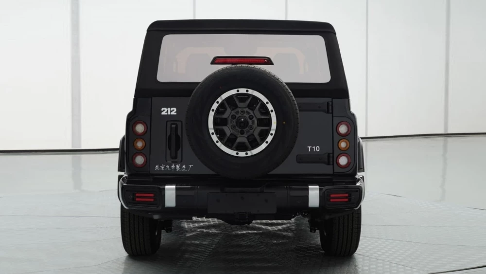  Замена для &laquo;Нивы&raquo;. Трехдверный внедорожник BAW 212 появится в России