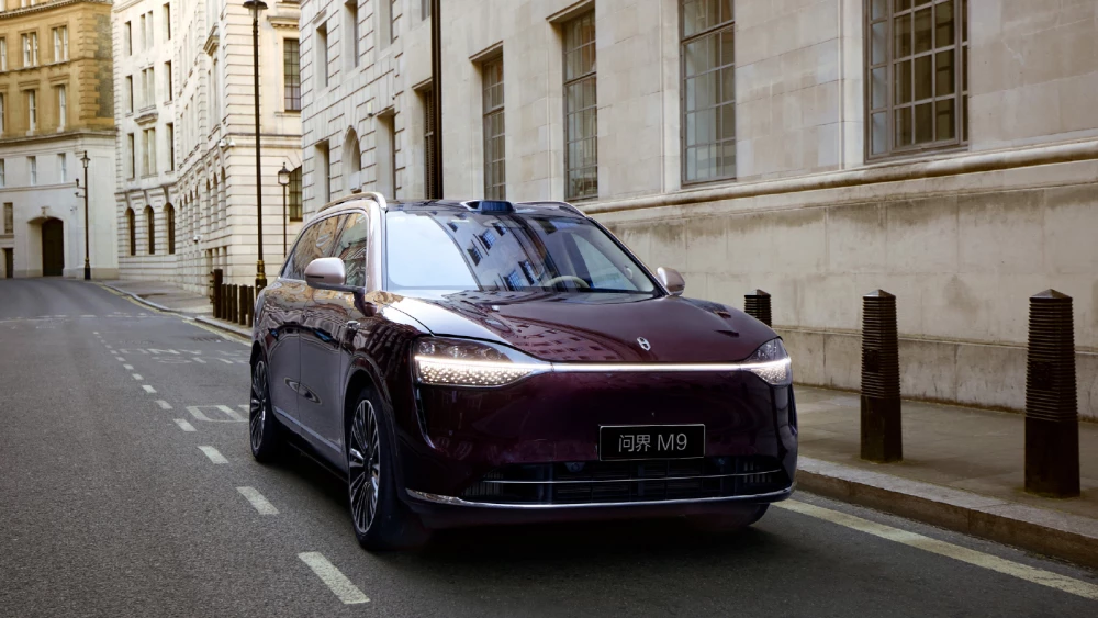  Владельца Aito M9 лишили свободы за автопилот. Водитель спал во время движения