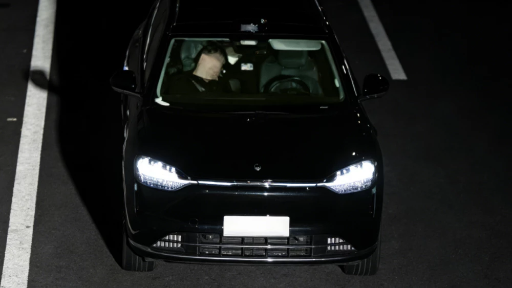  Владельца Aito M9 лишили свободы за автопилот. Водитель спал во время движения