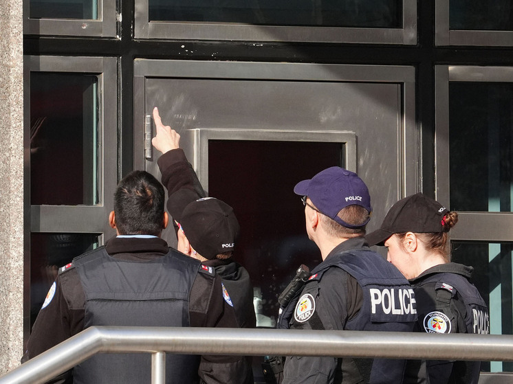 В консульстве страны-агрессора в Канаде раздались выстрелы