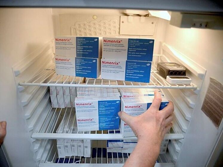 Смертельная вспышка менингита в университете вызвала у родителей панику