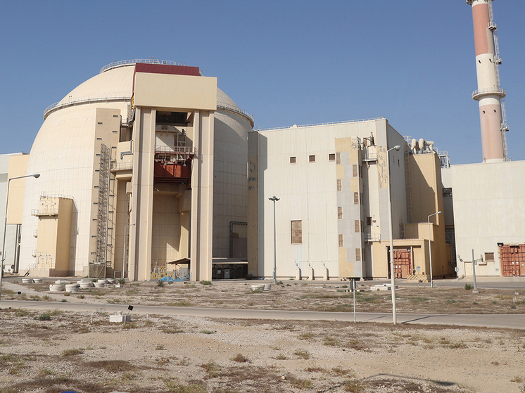 Упавший в 100 метрах от реактора АЭС снаряд заставил мир вздрогнуть