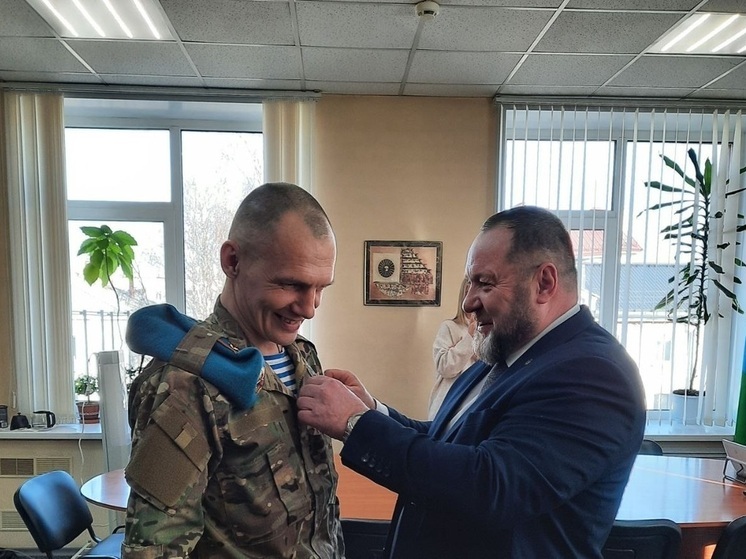 Гражданина Карелии наградили за участие в спецоперации сразу двумя медалями