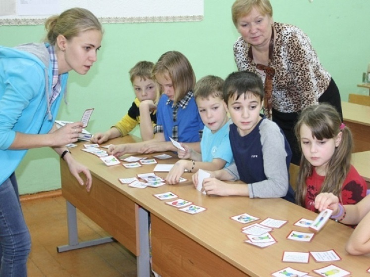 Минпросвещения подготовило 40 новых программ для преподавания языков народов России