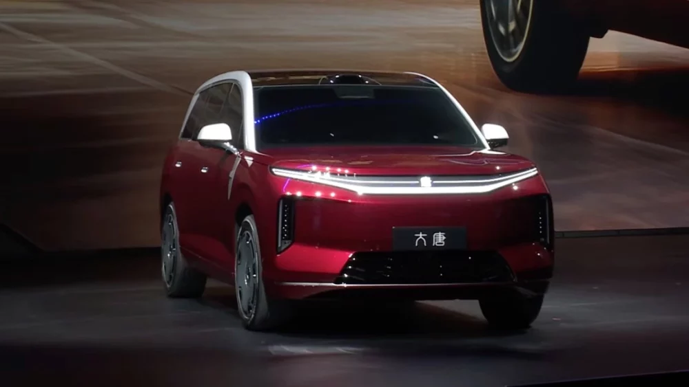  BYD представил новый кроссовер Datang. Он выведет марку на новый уровень