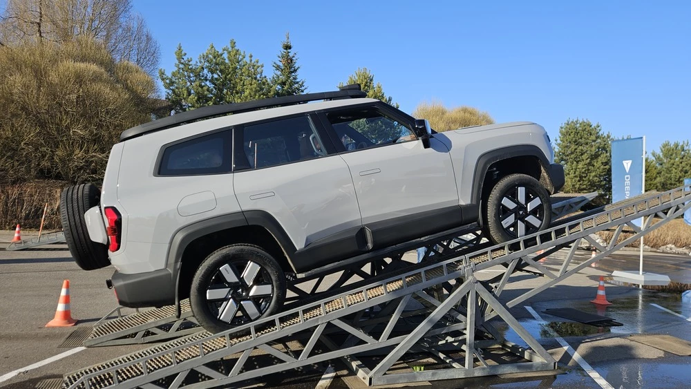  Что дает гибрид повышенной проходимости по цене Monjaro? Тест-драйв Deepal G318