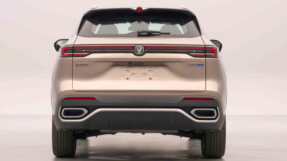  Два кроссовера Changan получили традиционный гибрид. В чем его плюсы