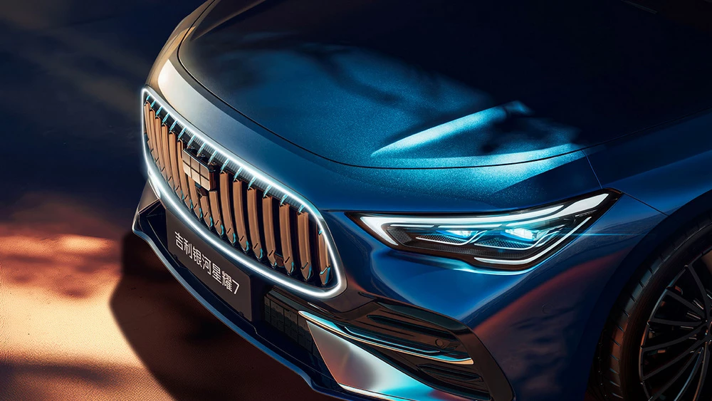  Geely показала на фото новый седан Galaxy Starshine 7. Он получит полный привод