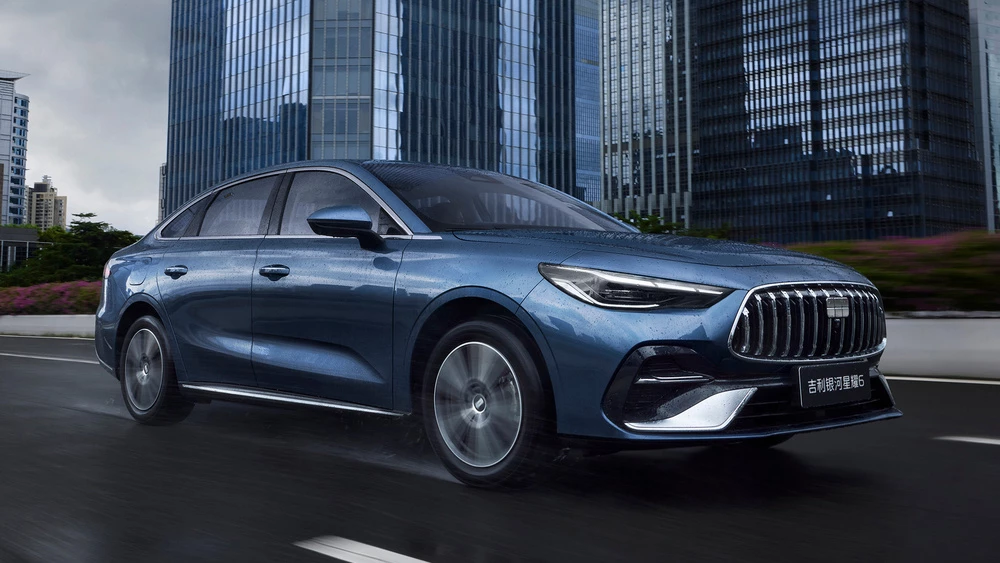  Geely показала на фото новый седан Galaxy Starshine 7. Он получит полный привод