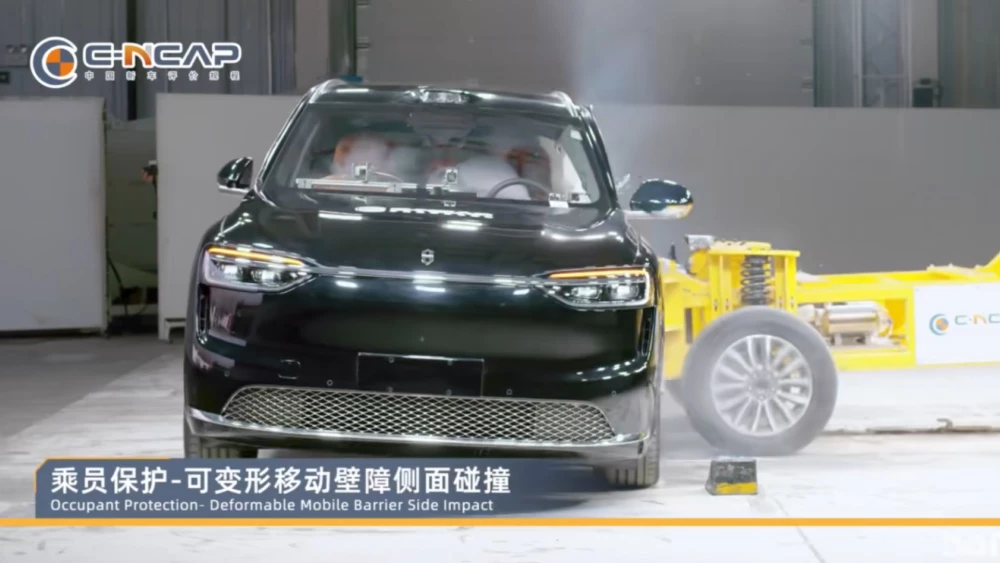 Кроссоверы Aito и Geely стали самыми безопасными автомобилями Китая. В чем их секрет успеха