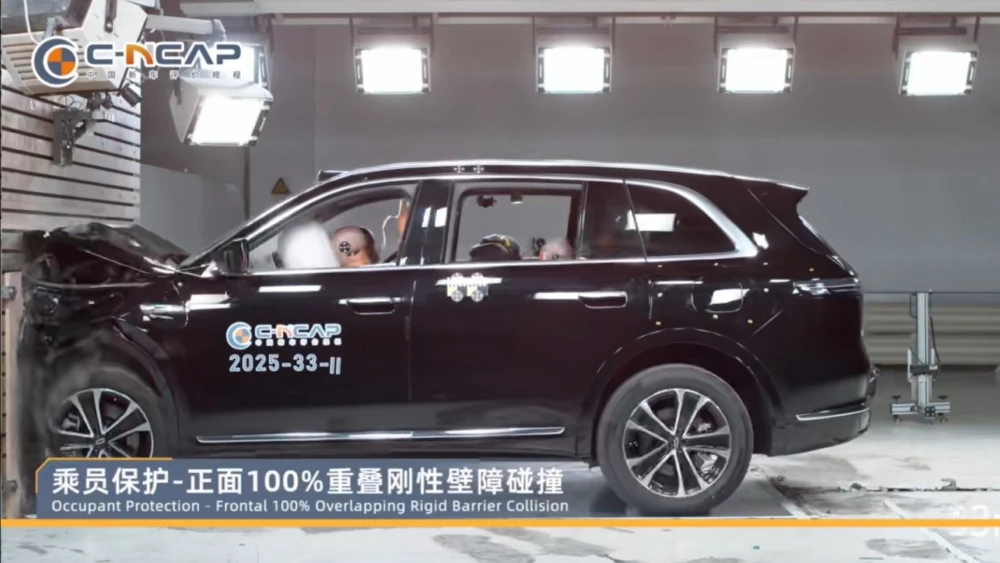 Кроссоверы Aito и Geely стали самыми безопасными автомобилями Китая. В чем их секрет успеха