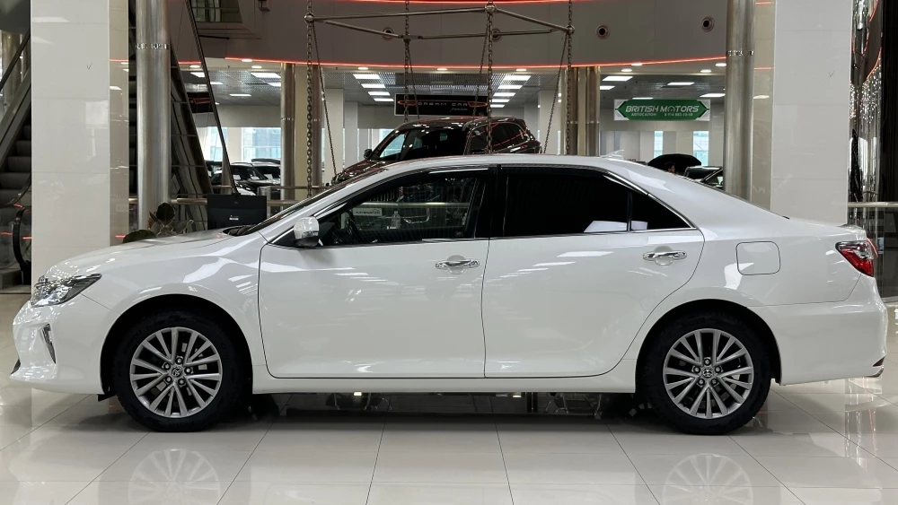  &laquo;На замену Toyota Camry&raquo;. &laquo;Москвич&raquo; готовит собственный седан бизнес-класса