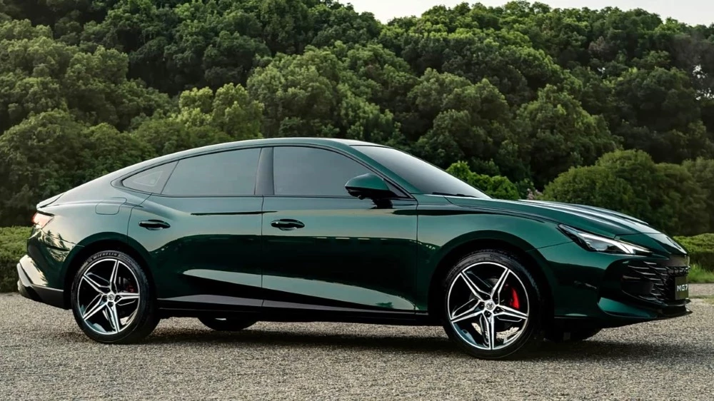  &laquo;На замену Toyota Camry&raquo;. &laquo;Москвич&raquo; готовит собственный седан бизнес-класса