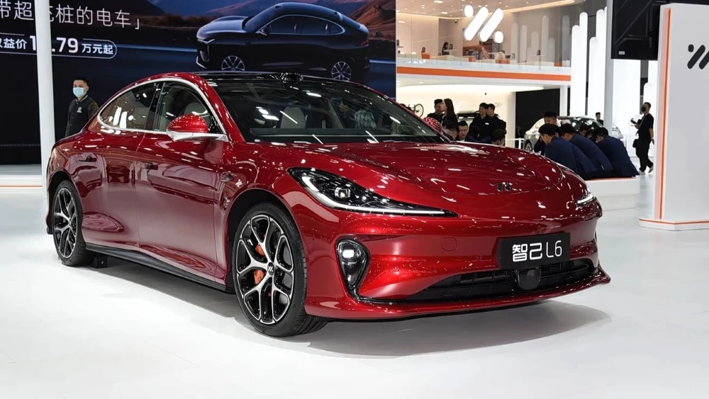  &laquo;На замену Toyota Camry&raquo;. &laquo;Москвич&raquo; готовит собственный седан бизнес-класса