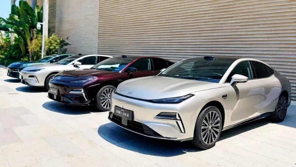  Предпродажи обновленного Geely Galaxy Starshine 8 стартовали в Китае. Изменения и цены