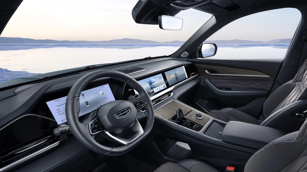  Самую доступную версию обновленного Geely Monjaro начали продавать в России. Цена и оснащение