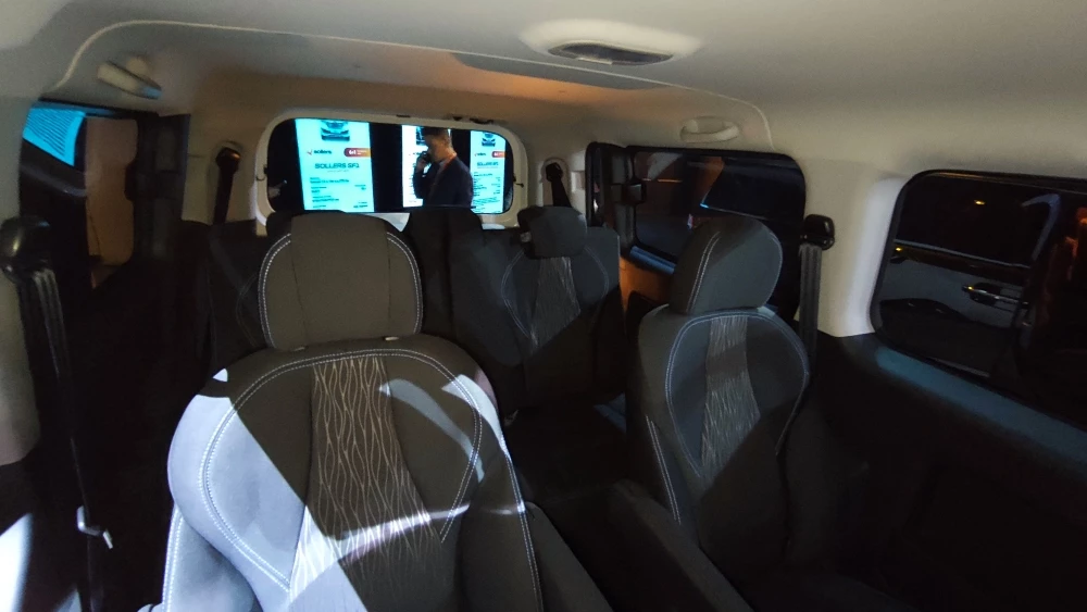 Самый доступный 7-местный минивэн в России. «Соллерс» начал продажи пассажирской версии SF1