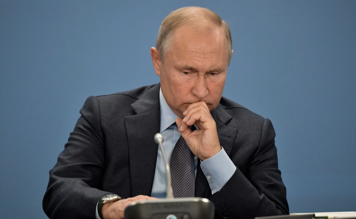 рейтинг рухнул, не доверяют теперь 70%