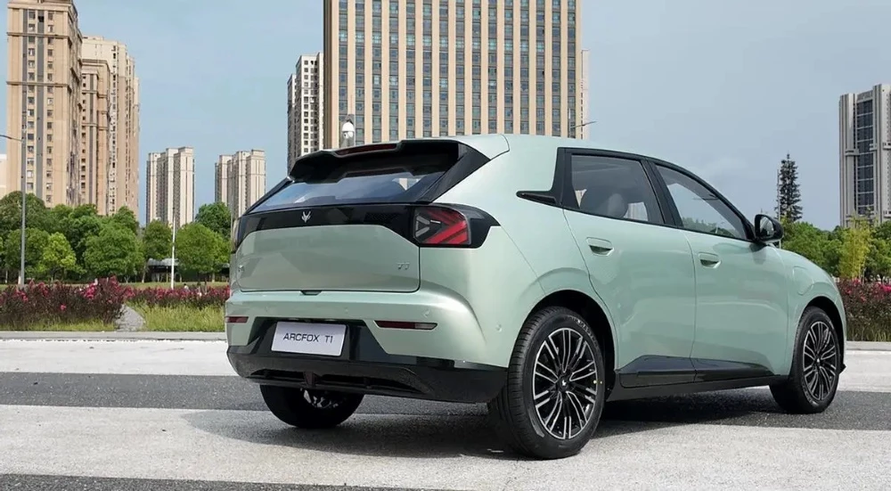  У BAIC появилась новая тяговая батарея. На её полную зарядку нужно всего 11 минут