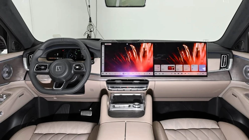  У дизайнеров в Китае закончилась фантазия? Сравниваем интерьеры последних новинок