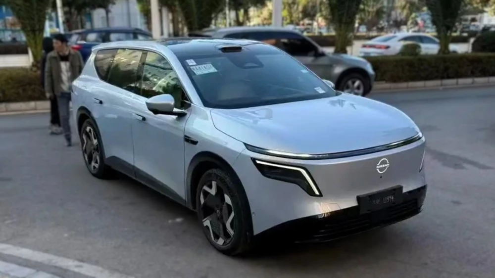  У дизайнеров в Китае закончилась фантазия? Сравниваем интерьеры последних новинок