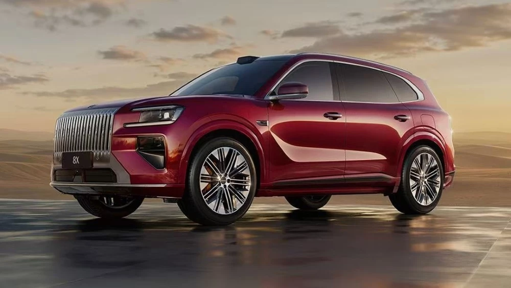  У дизайнеров в Китае закончилась фантазия? Сравниваем интерьеры последних новинок