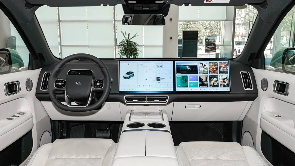  У дизайнеров в Китае закончилась фантазия? Сравниваем интерьеры последних новинок