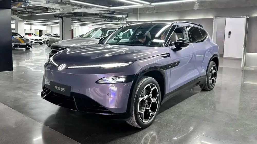  У дизайнеров в Китае закончилась фантазия? Сравниваем интерьеры последних новинок