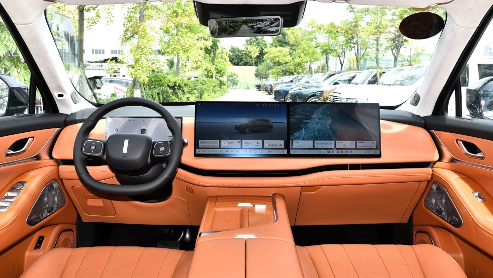  У дизайнеров в Китае закончилась фантазия? Сравниваем интерьеры последних новинок