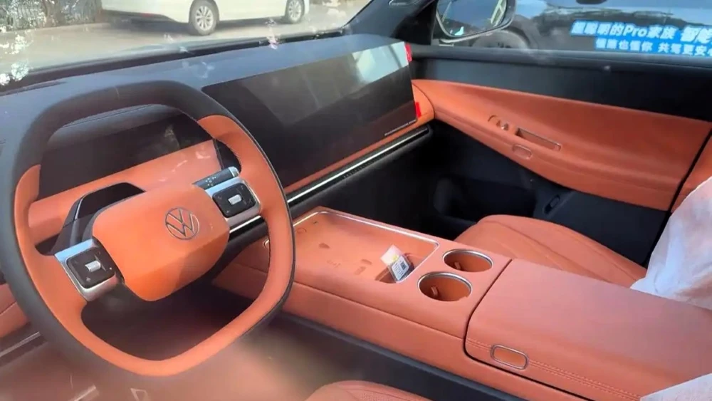  У дизайнеров в Китае закончилась фантазия? Сравниваем интерьеры последних новинок