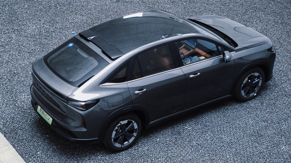 У Geely появился новый купеобразный кроссовер. Atlas REV уже можно заказать в Китае