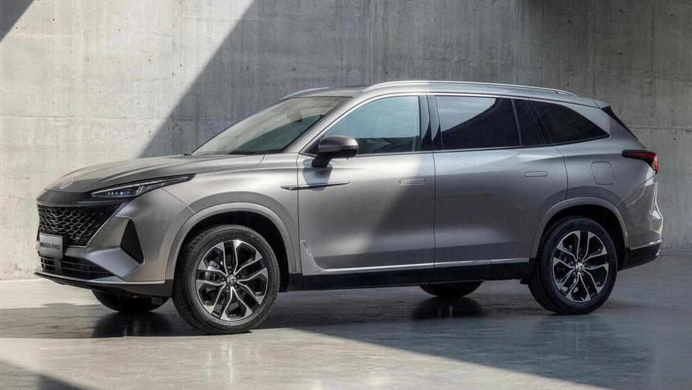  У кроссовера &laquo;Москвич М90&raquo; появился гибридный прототип. Сколько он стоит