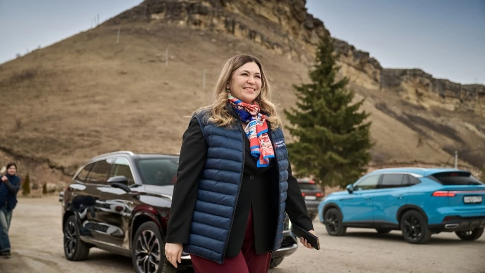  У кроссовера &laquo;Москвич М90&raquo; появился гибридный прототип. Сколько он стоит