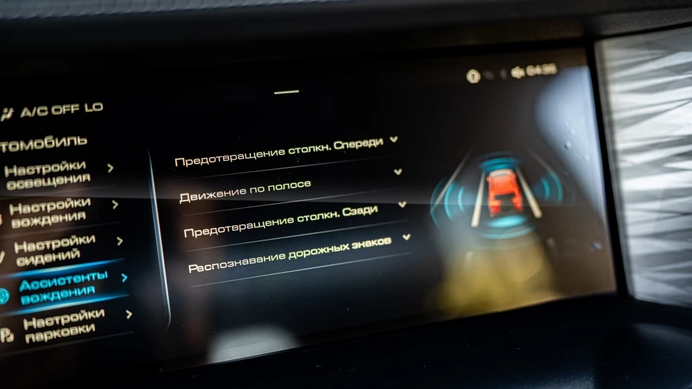  У Tank 300 в России обновили двигатель. Что изменилось и сколько стоит внедорожник