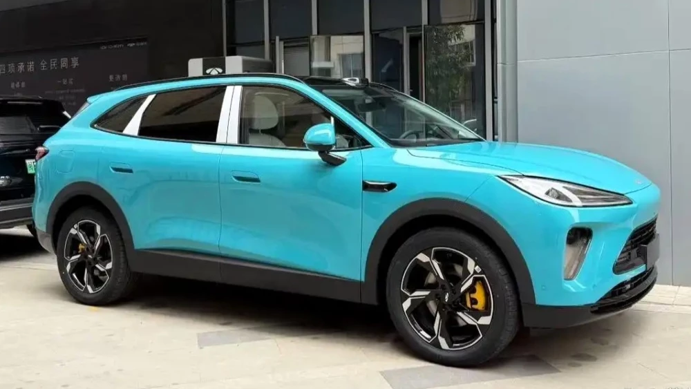  В Китае начались предпродажи нового кроссовера Chery Fulwin T9L. Изучаем характеристики и цены